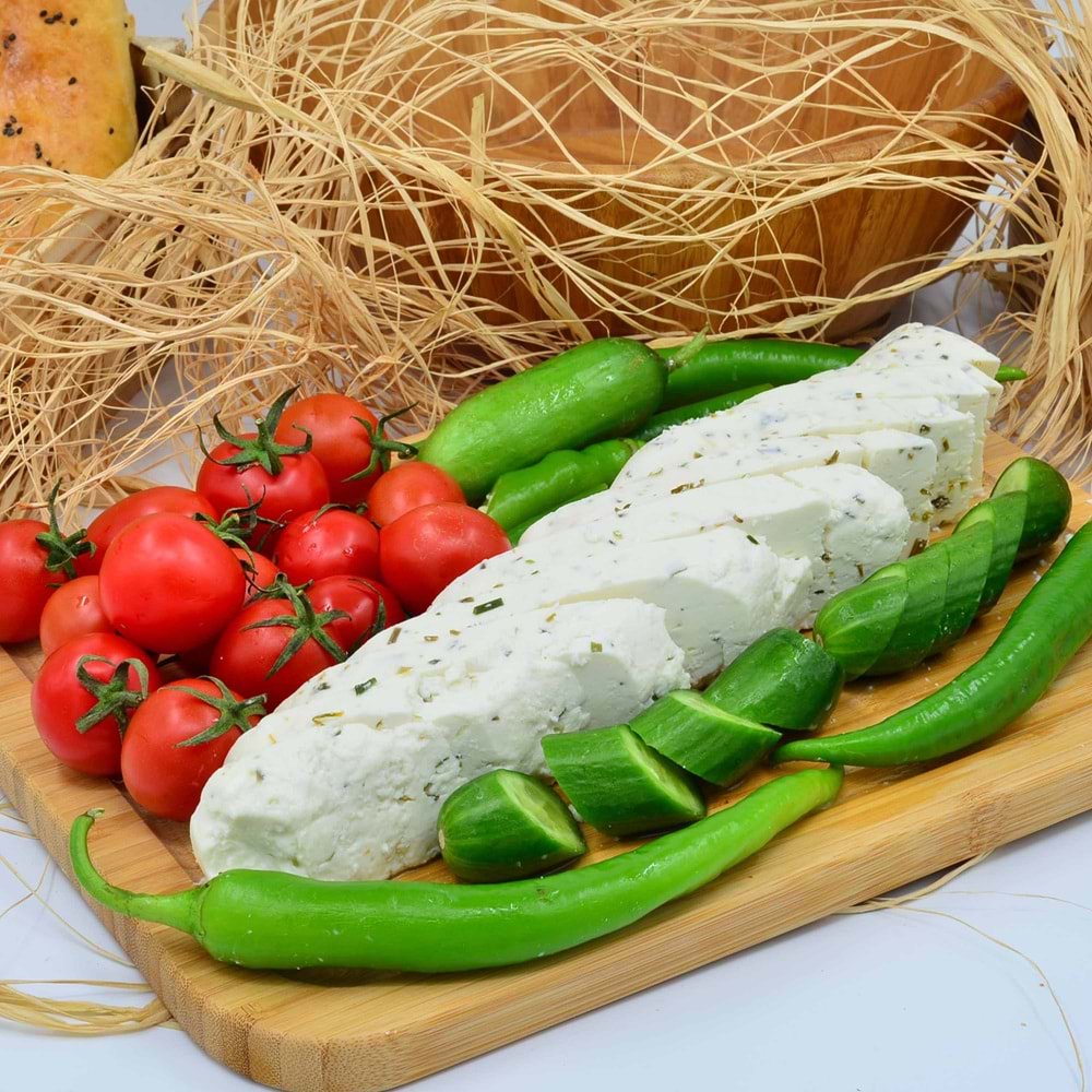 VAN OTLU PEYNİR -(KG)