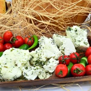 SİİRT OTLU PEYNİR -(KG)